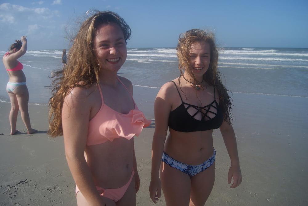 25P Gorgeous teen friends vacation pics