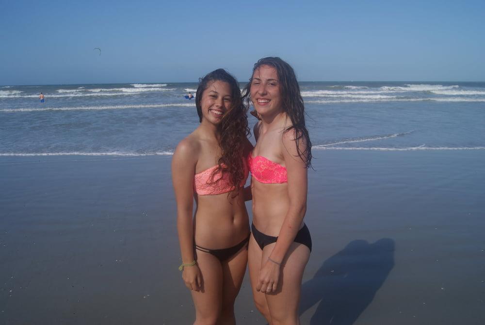 25P Gorgeous teen friends vacation pics