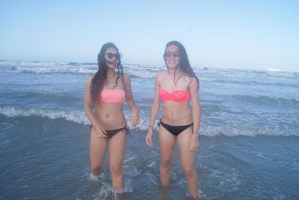 25P Gorgeous teen friends vacation pics