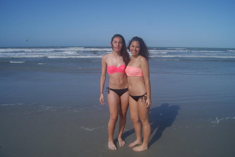 25P Gorgeous teen friends vacation pics