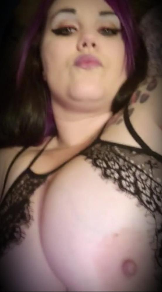 25P Queen Trashy Slutty Classy
