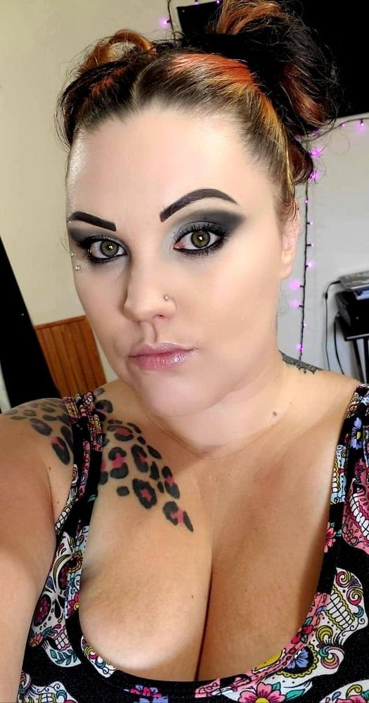 25P Queen Trashy Slutty Classy