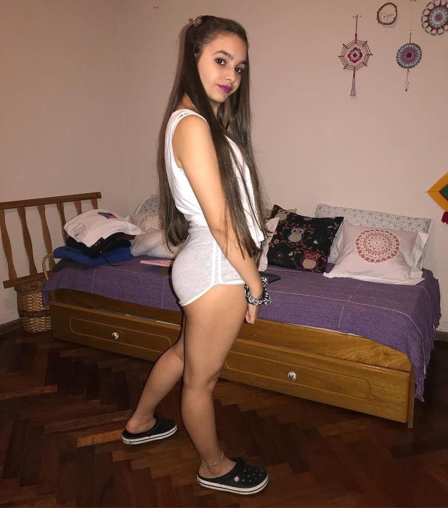 25P Fine little lady who hates bras (And I love it)