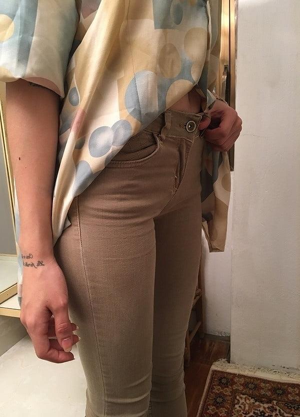 25P Turkish amateur women exhibiting themselves