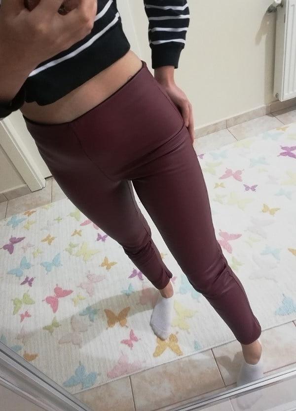 25P Turkish amateur women exhibiting themselves