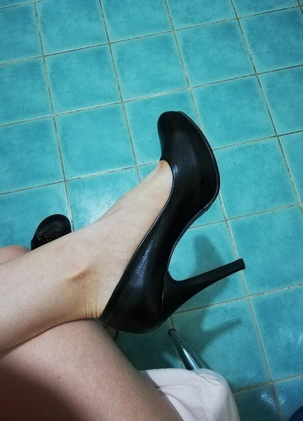 25P Turkish amateur women exhibiting themselves