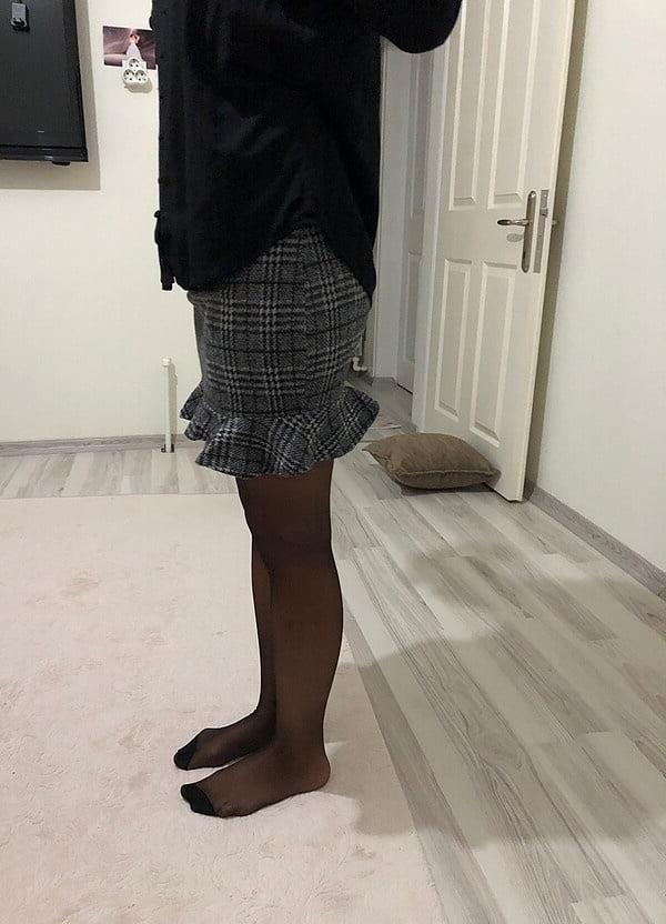 25P Turkish amateur women exhibiting themselves