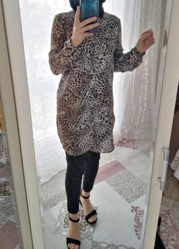 25P Turkish amateur women exhibiting themselves