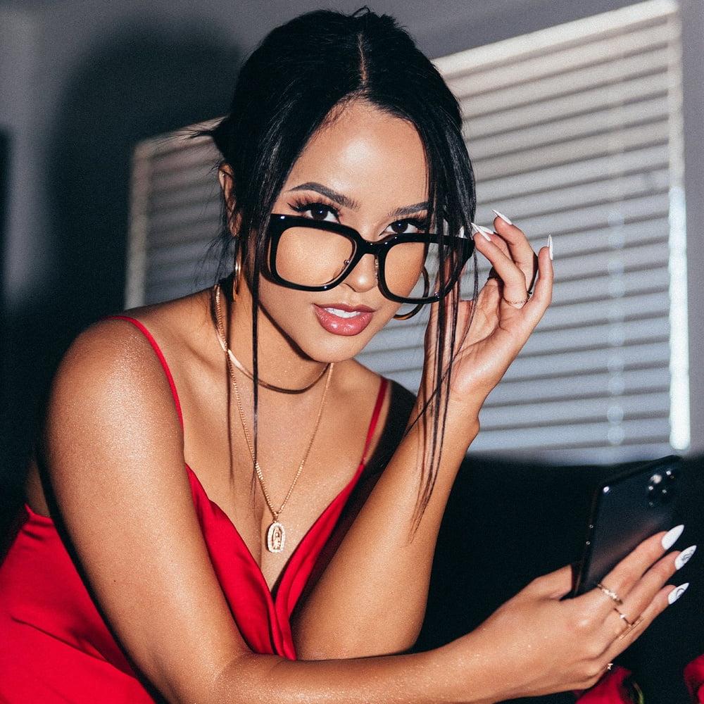 18P Gorgeous Becky G