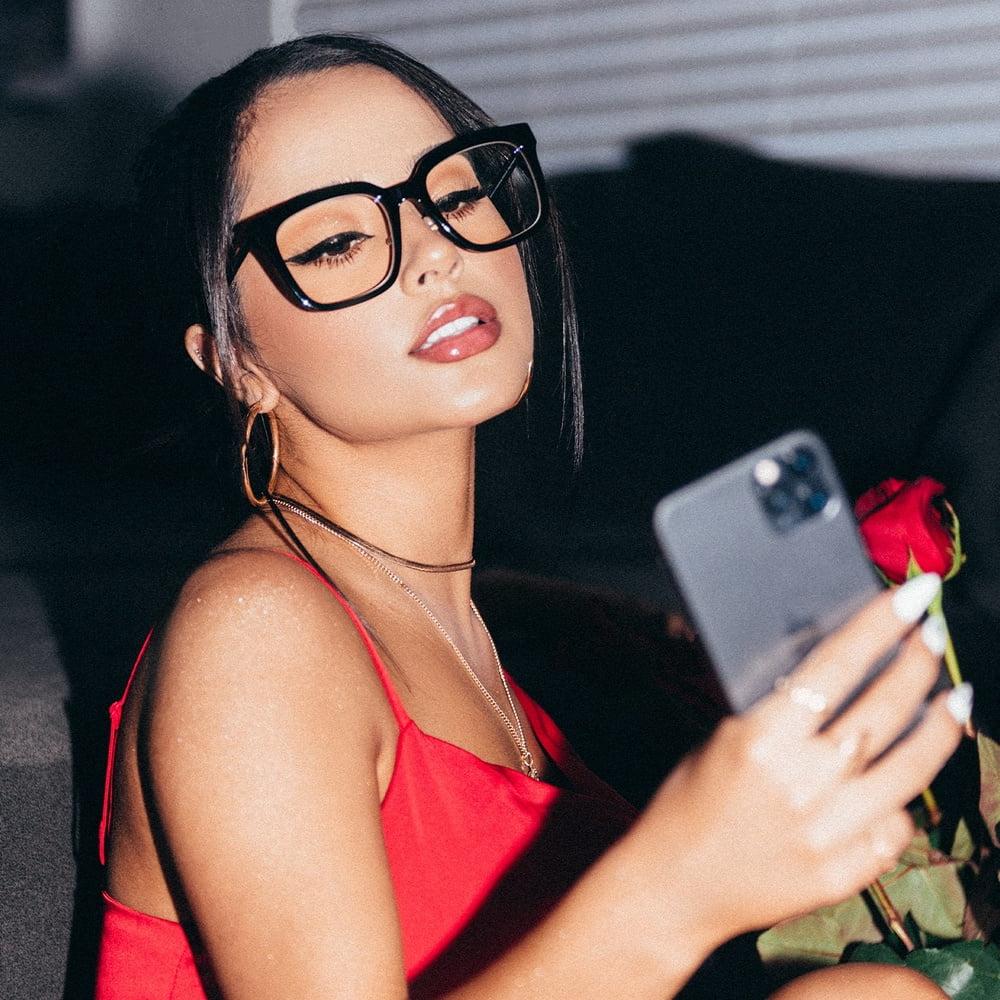 18P Gorgeous Becky G