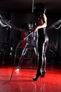 25P A Special Femdom Gallery
