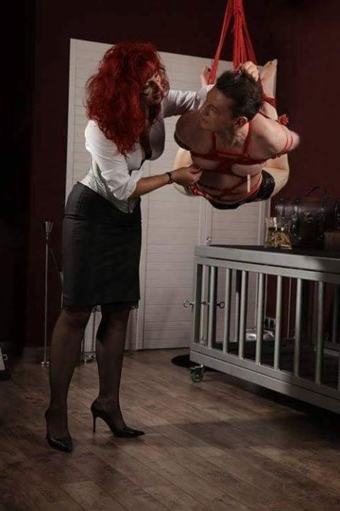 25P A Special Femdom Gallery