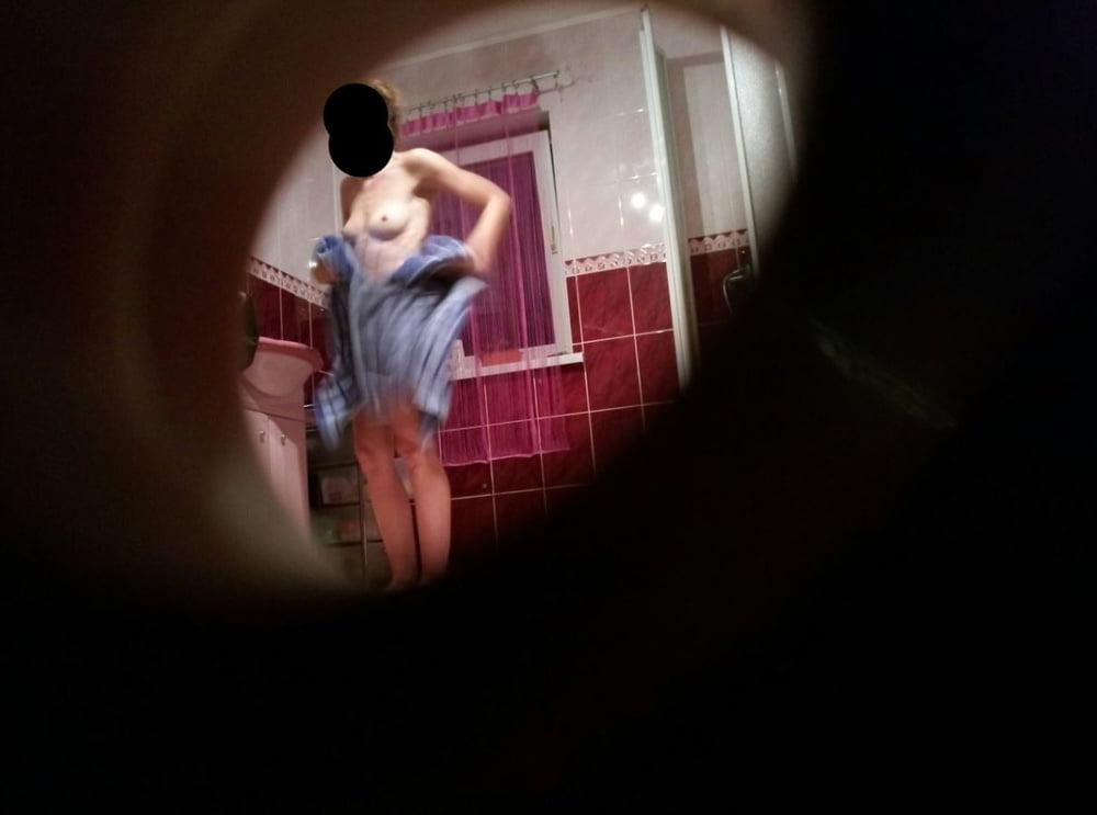 14P nude voyeur shower