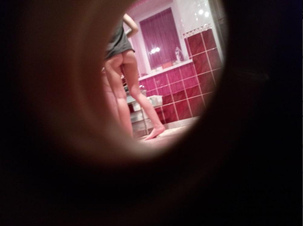 14P nude voyeur shower