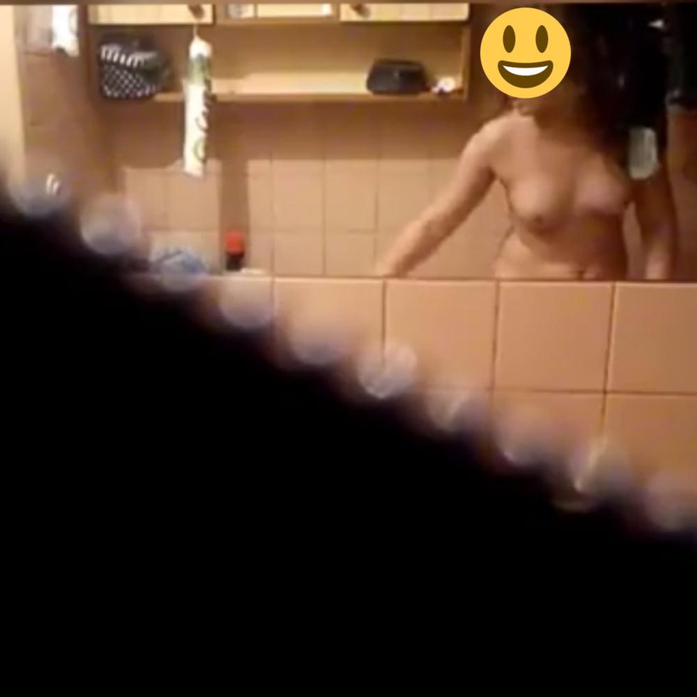 14P nude voyeur shower
