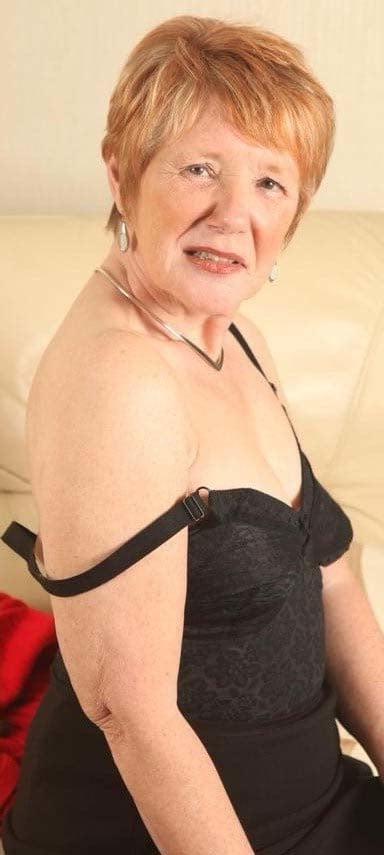 25P Sexy grandma