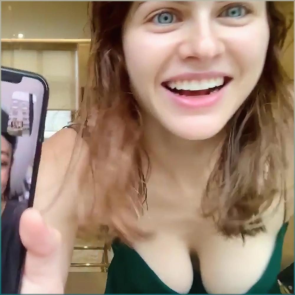15P Alexandra Daddario Cleavage 08-21-2020