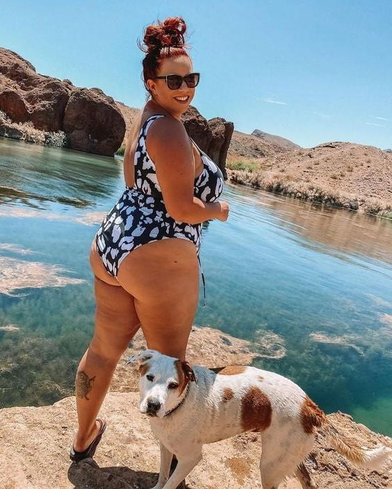 25P Busty Lady non nude
