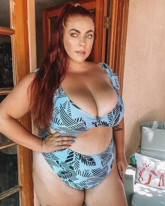 25P Busty Lady non nude