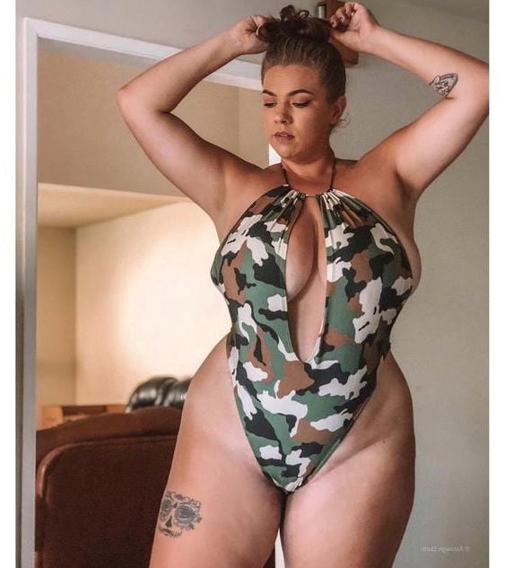 25P Busty Lady non nude