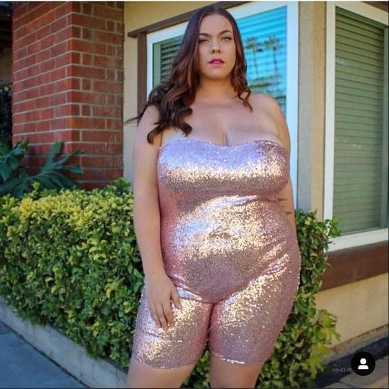 25P Busty Lady non nude