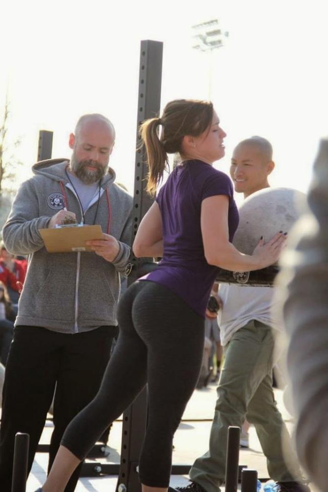 25P Chicks dress in public for attention (no matter what say)