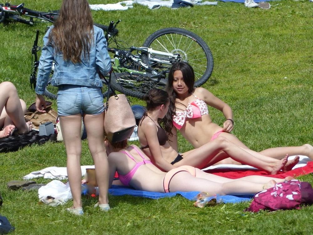 25P Chicks dress in public for attention (no matter what say)