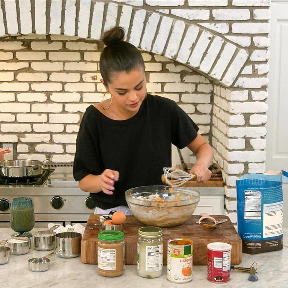 8P SELENA GOMEZ NEW ... SEX IN THE KITCHEN !!!