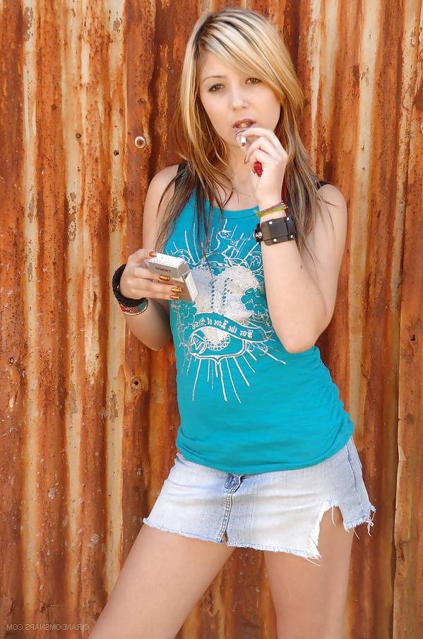 25P Smoking Fetish Diva JoannaQ