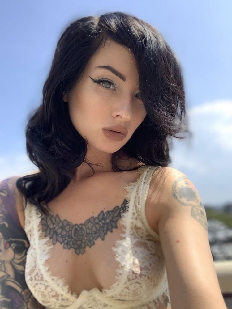 25P Lil... Gothic Slut