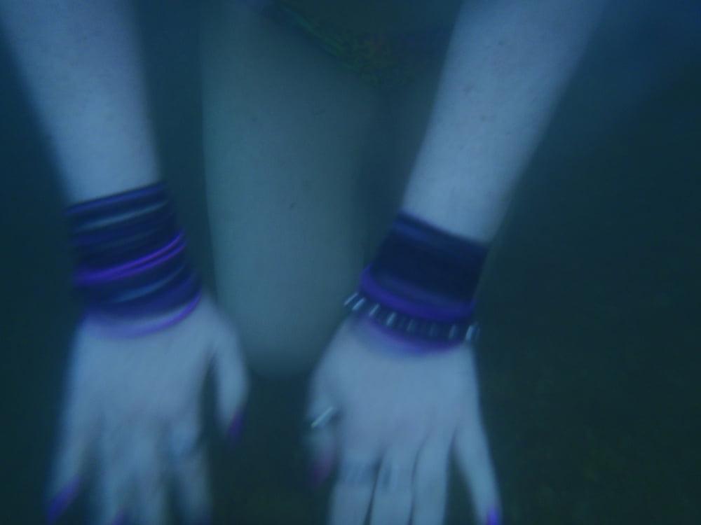 25P Goth teen shows off NN
