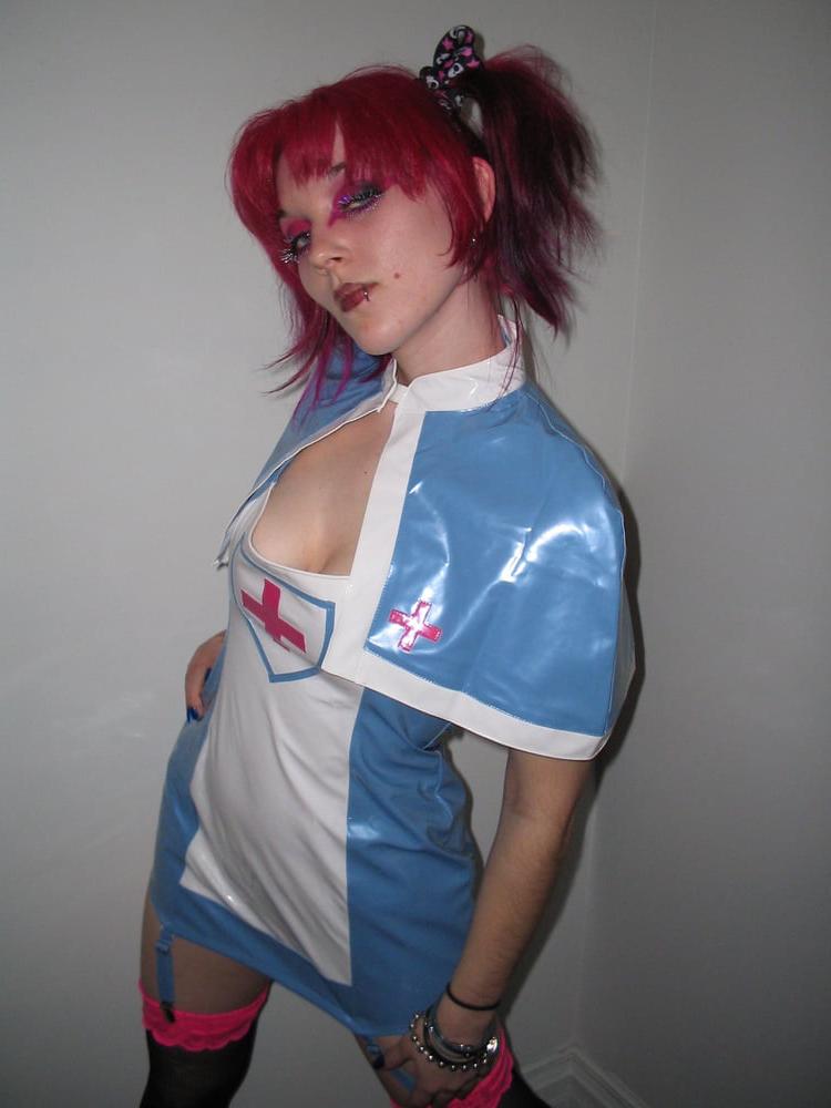 25P Goth teen shows off NN