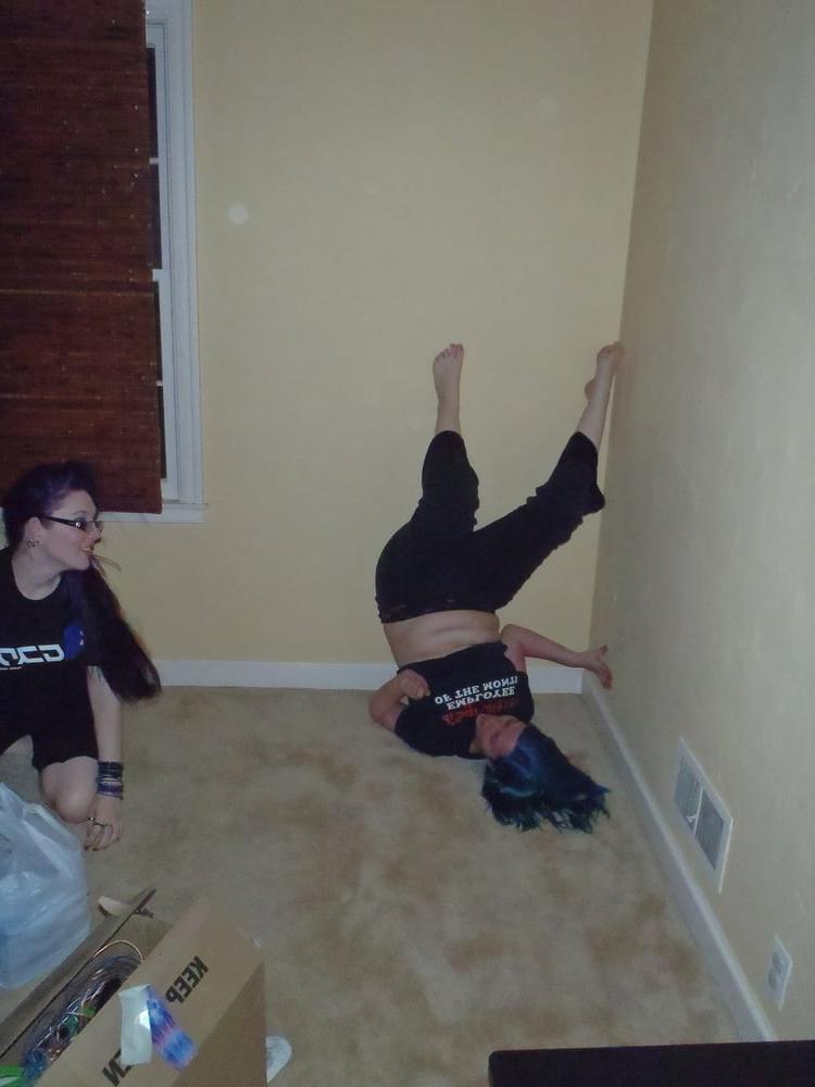 25P Goth teen shows off NN