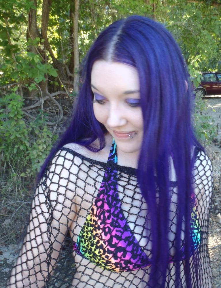 25P Goth teen shows off NN
