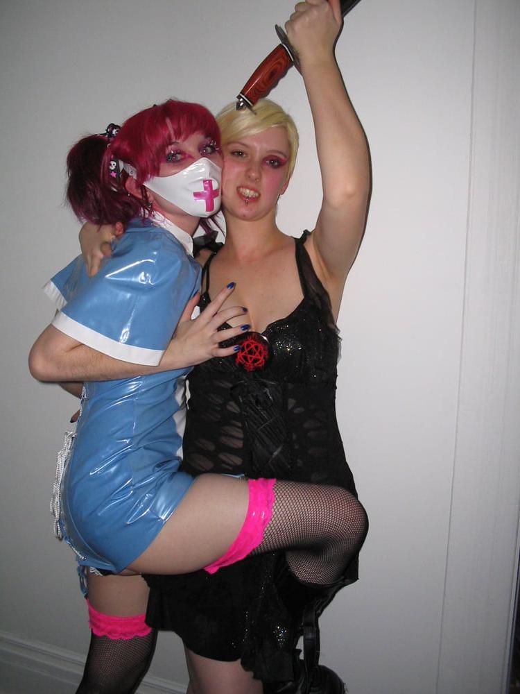 25P Goth teen shows off NN