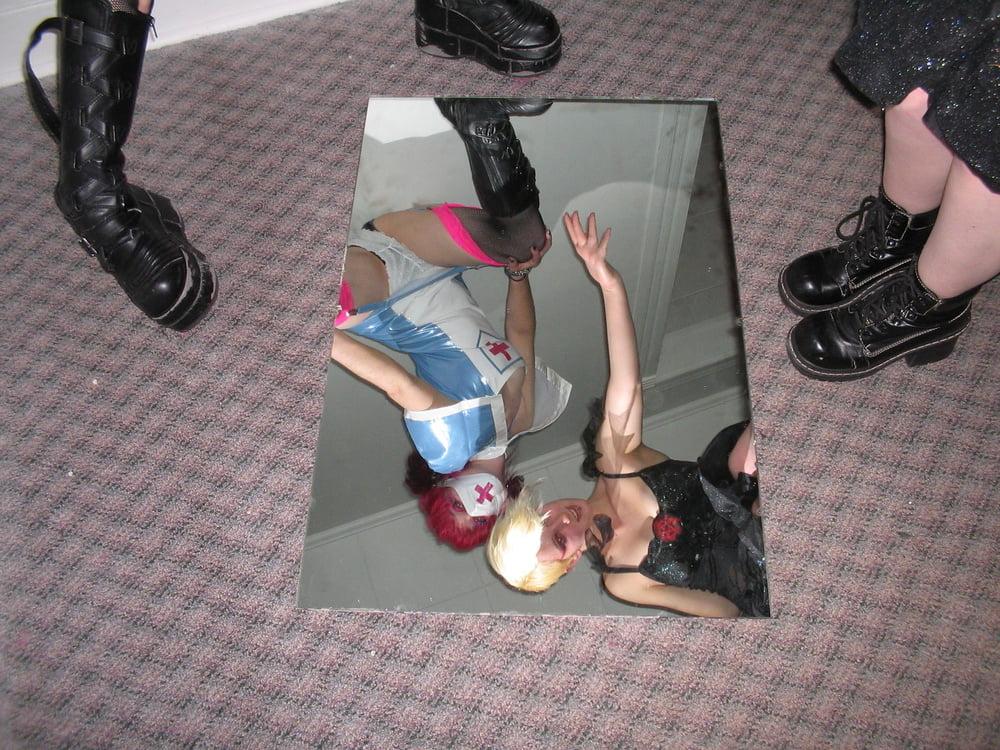25P Goth teen shows off NN