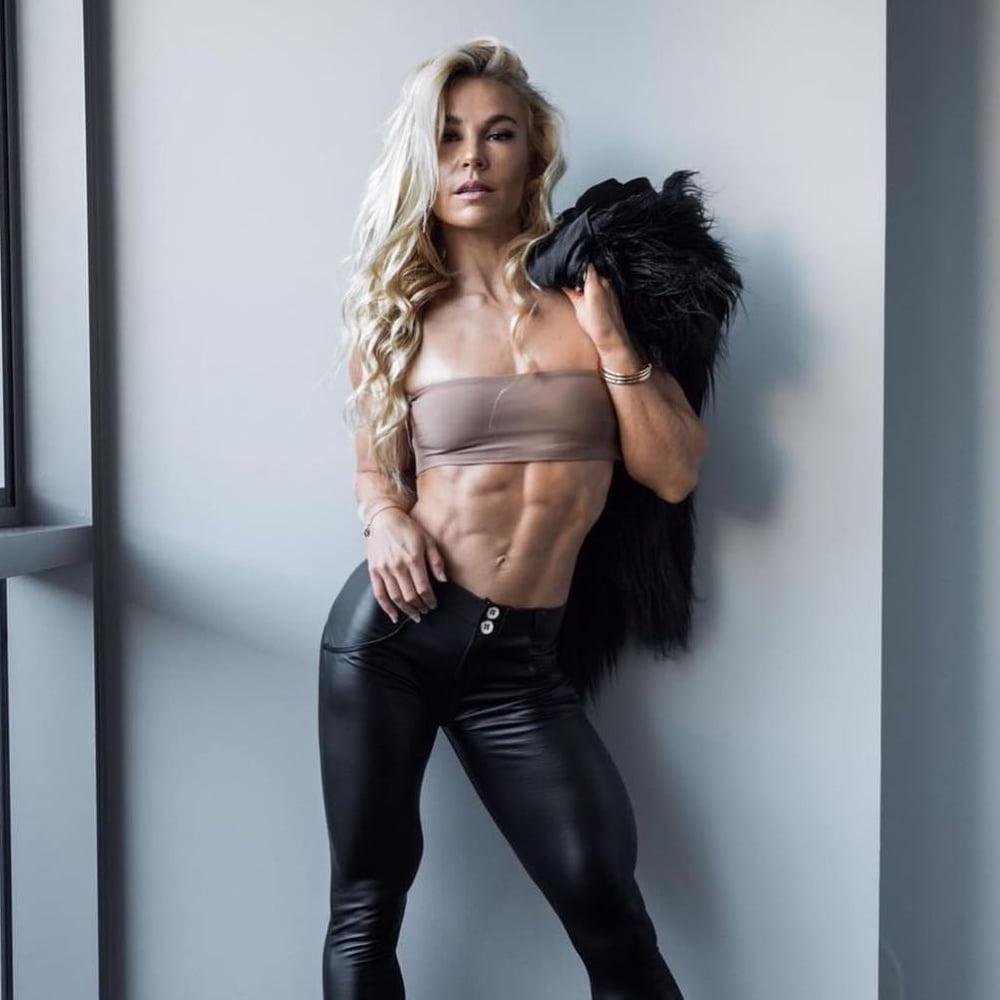 25P Hattie Boydle! Platinum Gorgeous And Ripped!