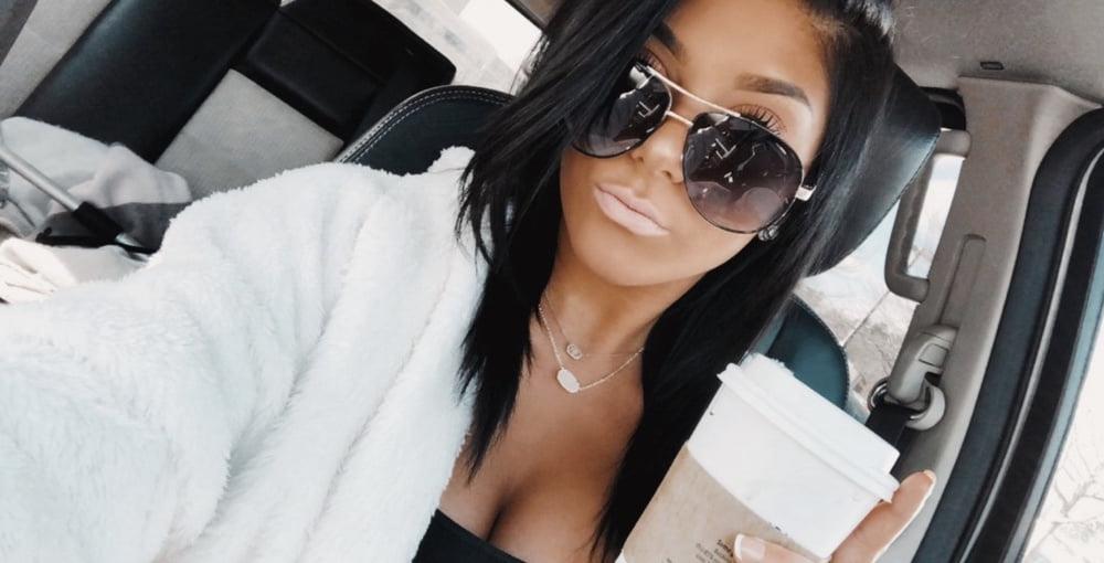 25P HOT Bryant University Girl With Friends