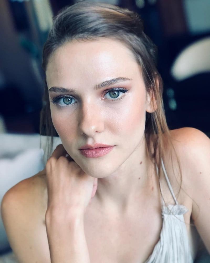 25P Turkish Babe Alina Boz