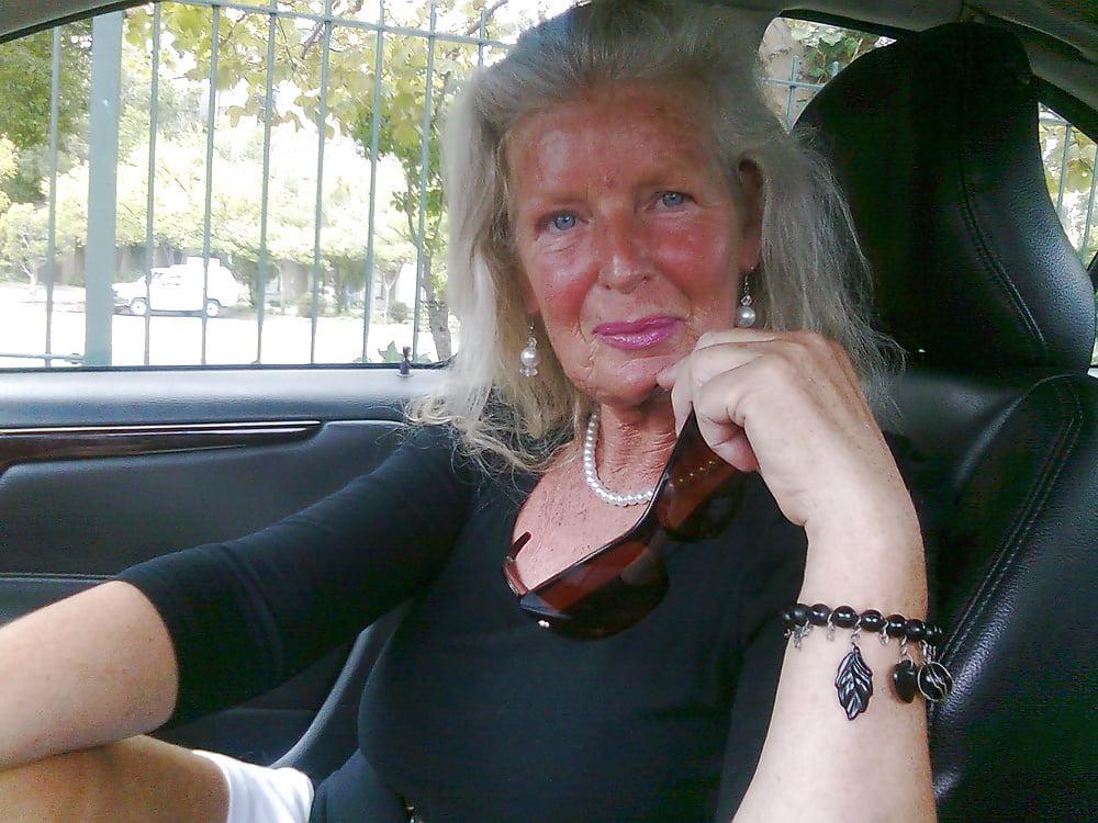 21P Stunning elegant&amp;classy blonde GILF