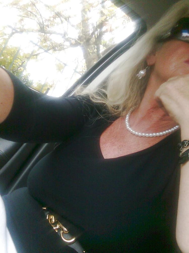 21P Stunning elegant&amp;classy blonde GILF