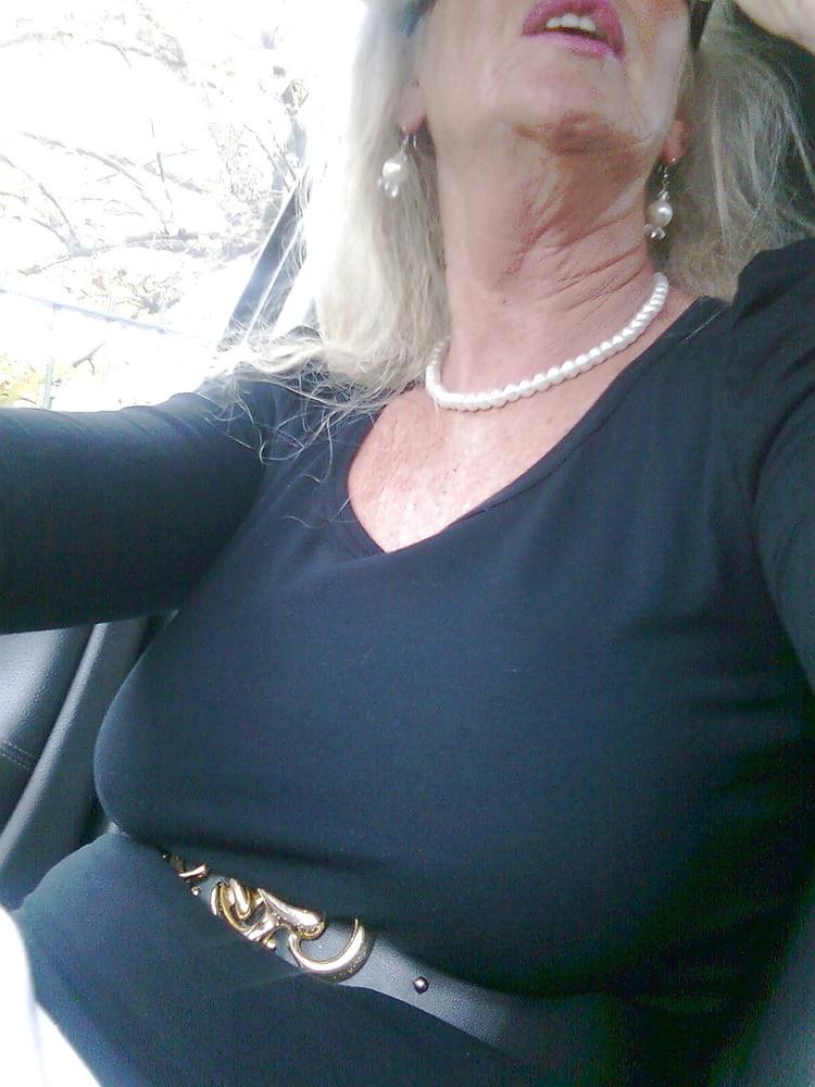 21P Stunning elegant&amp;classy blonde GILF