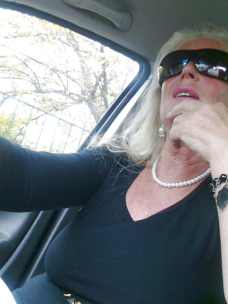 21P Stunning elegant&amp;classy blonde GILF