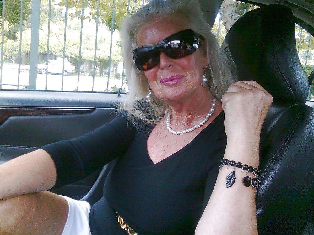 21P Stunning elegant&amp;classy blonde GILF