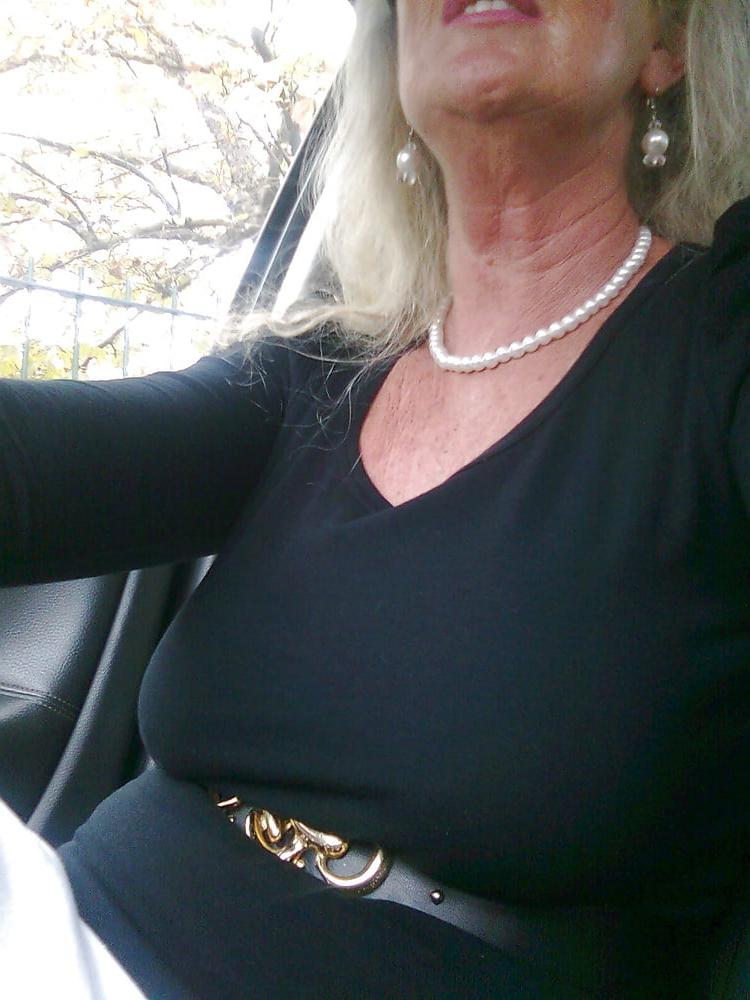 21P Stunning elegant&amp;classy blonde GILF