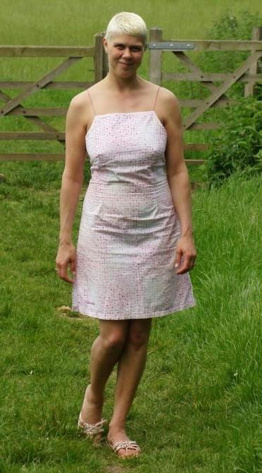19P Mature ladies braless cleavage pokies 204