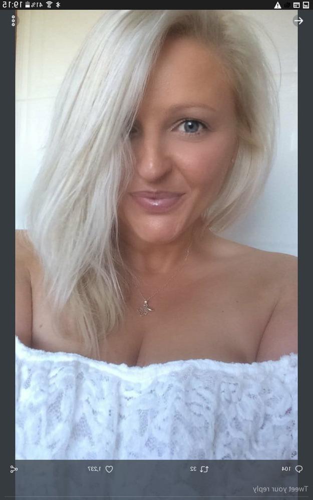 25P The gorgeous julie