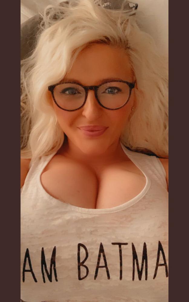 25P The gorgeous julie