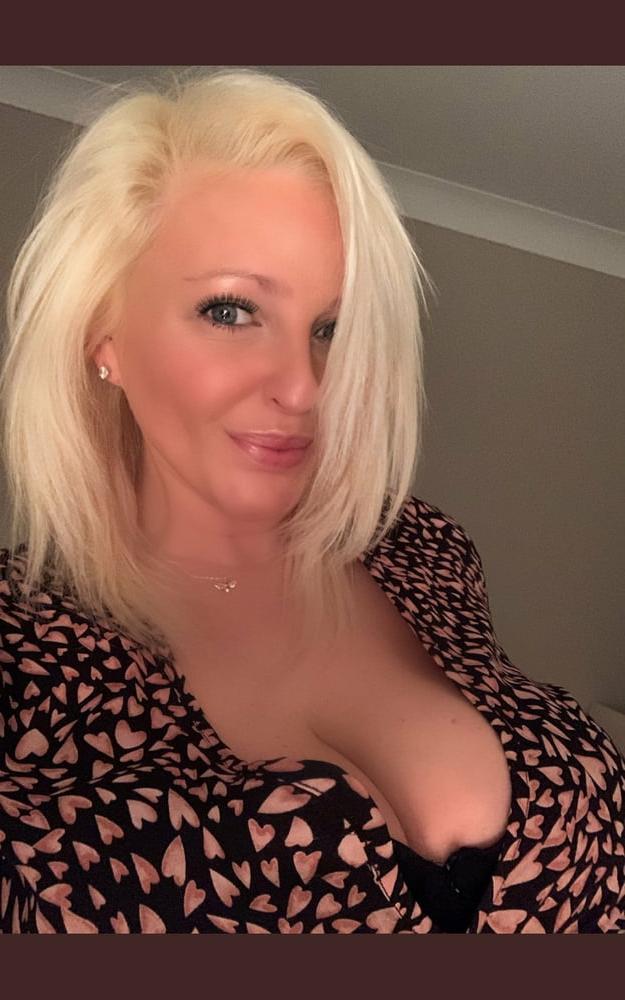 25P The gorgeous julie