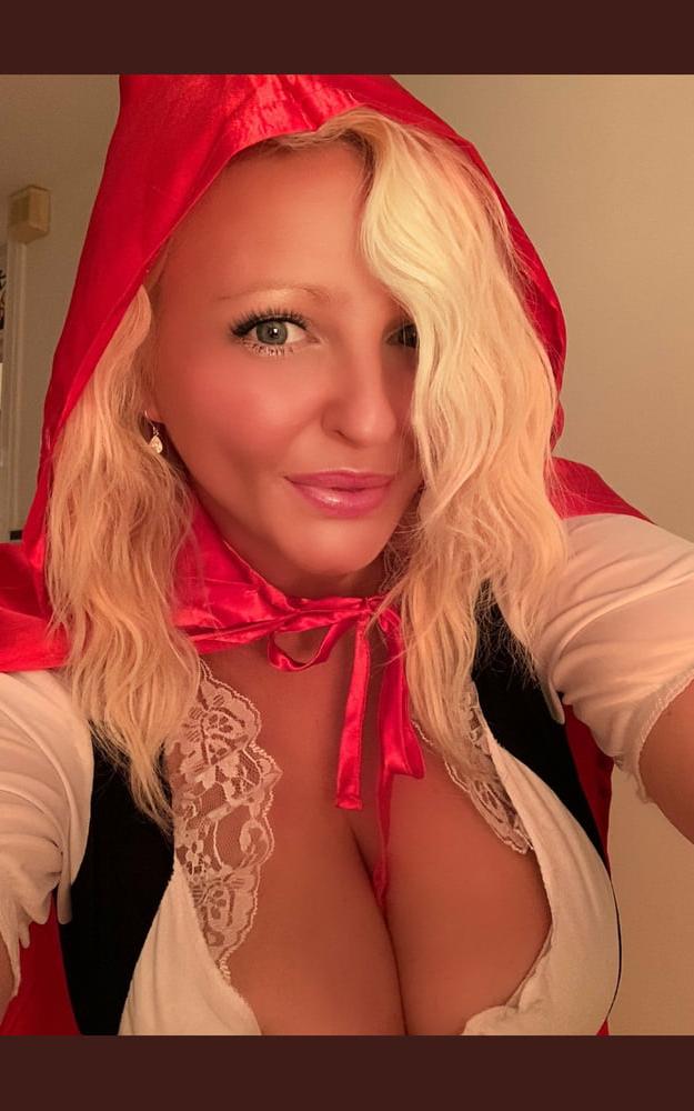 25P The gorgeous julie